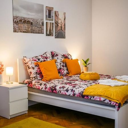 Ultracentral Golden Gatehouse 3 Bdrm Bucarest Exterior foto