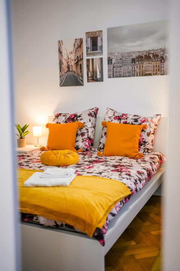 Ultracentral Golden Gatehouse 3 Bdrm Bucarest Exterior foto