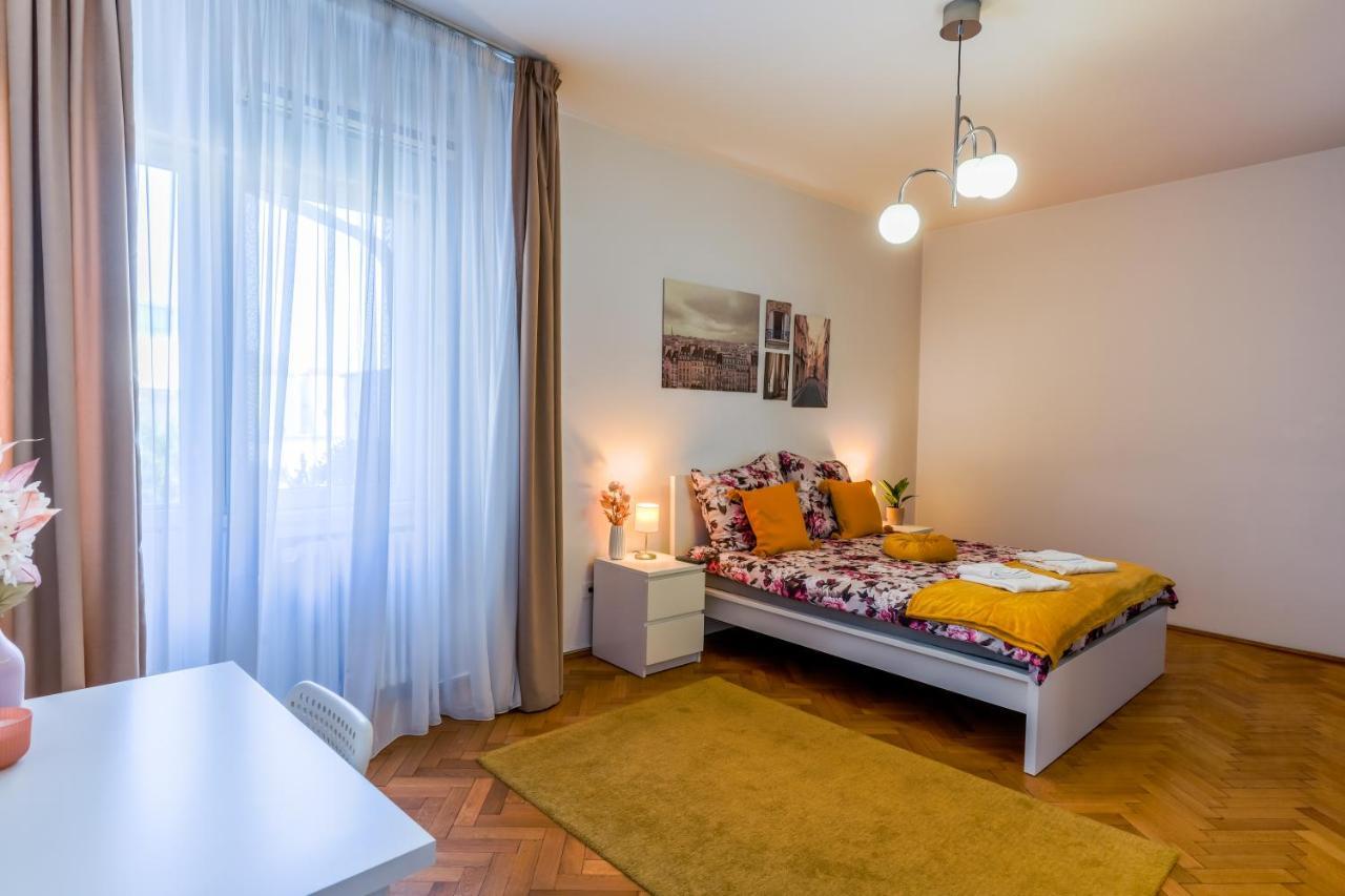 Ultracentral Golden Gatehouse 3 Bdrm Bucarest Exterior foto