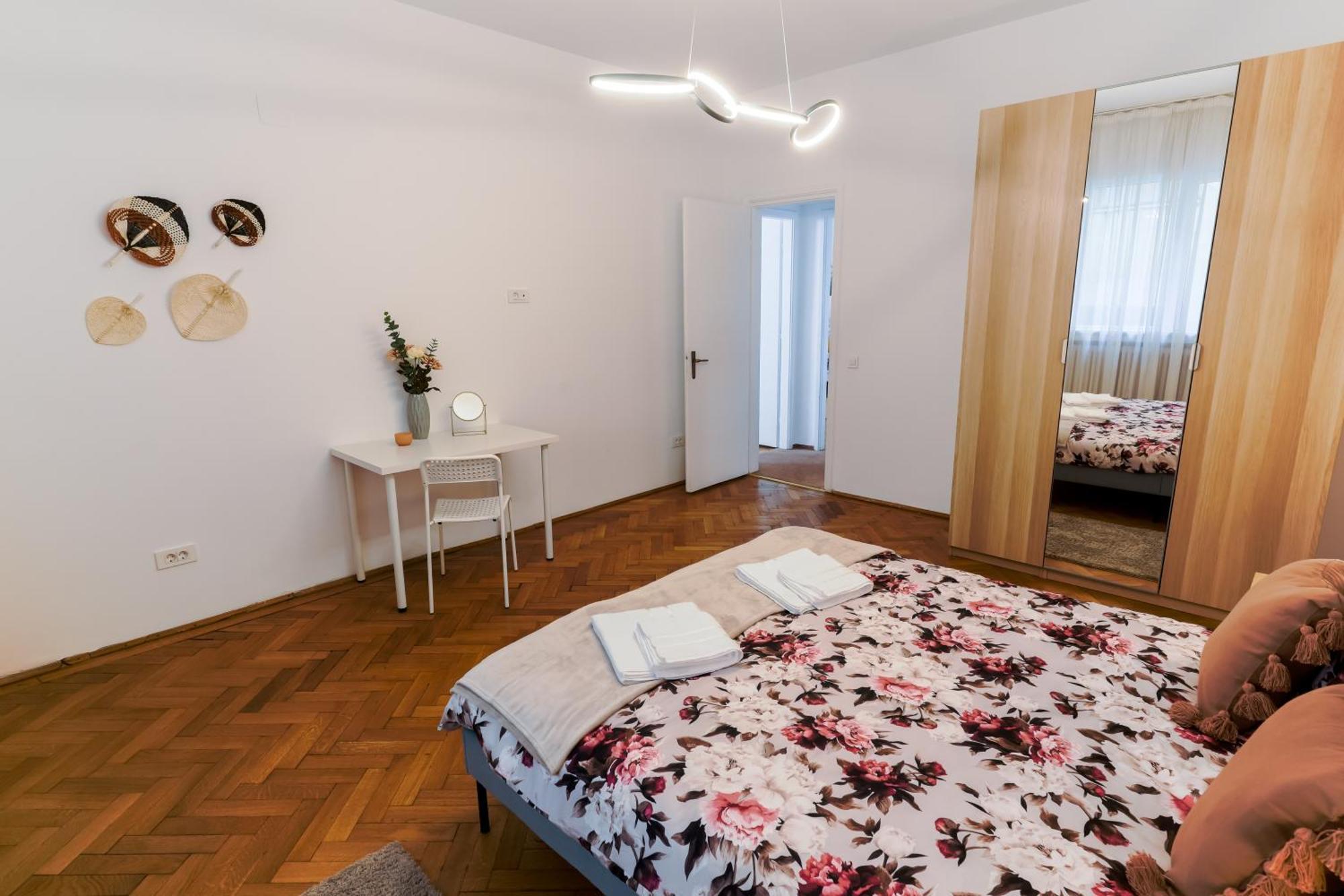 Ultracentral Golden Gatehouse 3 Bdrm Bucarest Exterior foto